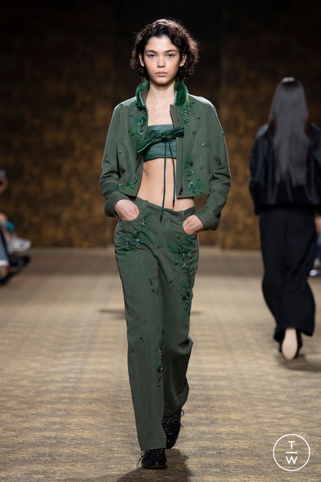 Fashion Week Paris Fall/Winter 2026 look 28 de la collection Shiatzy Chen womenswear