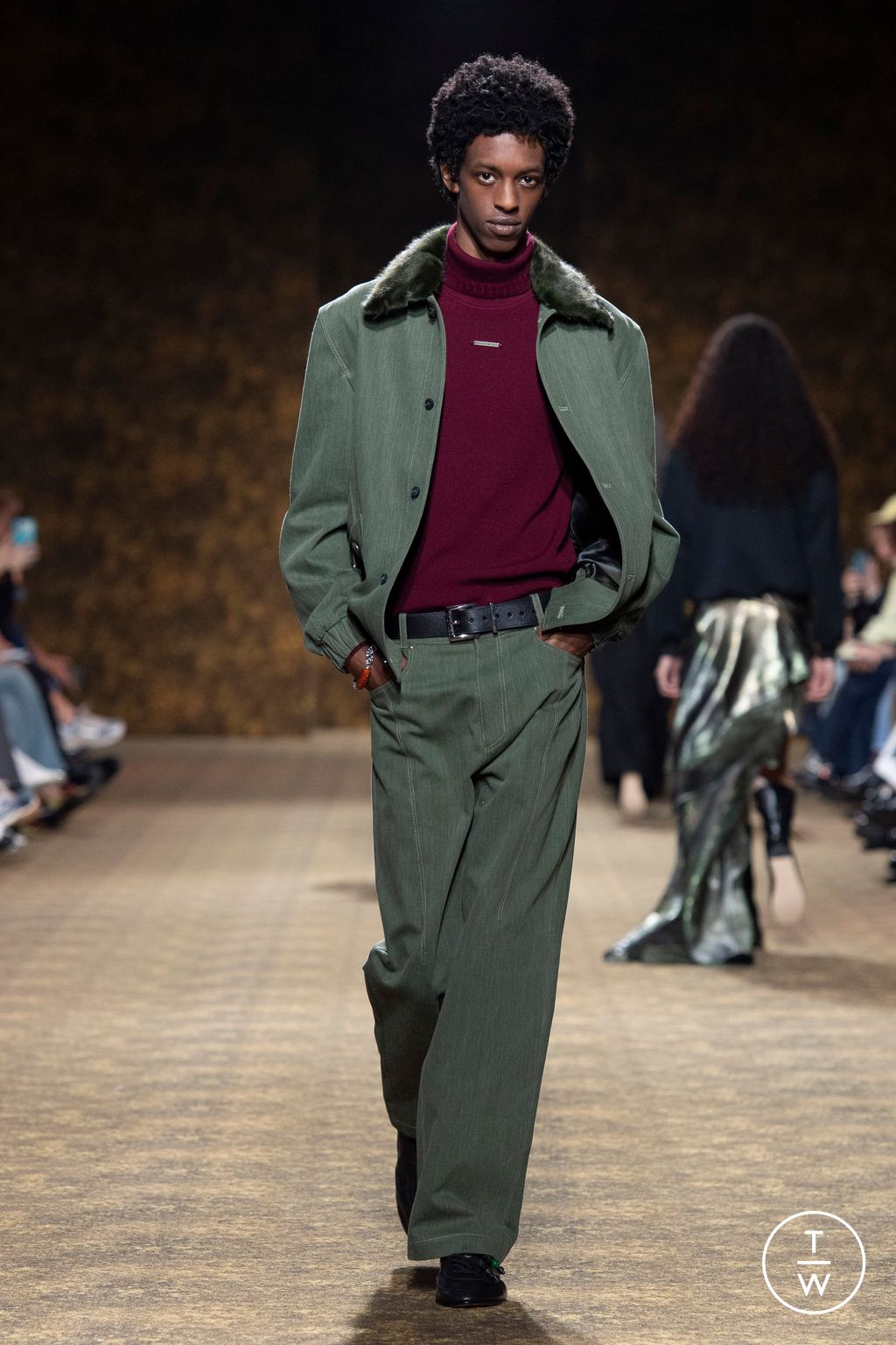 Fashion Week Paris Fall/Winter 2026 look 29 from the Shiatzy Chen collection womenswear