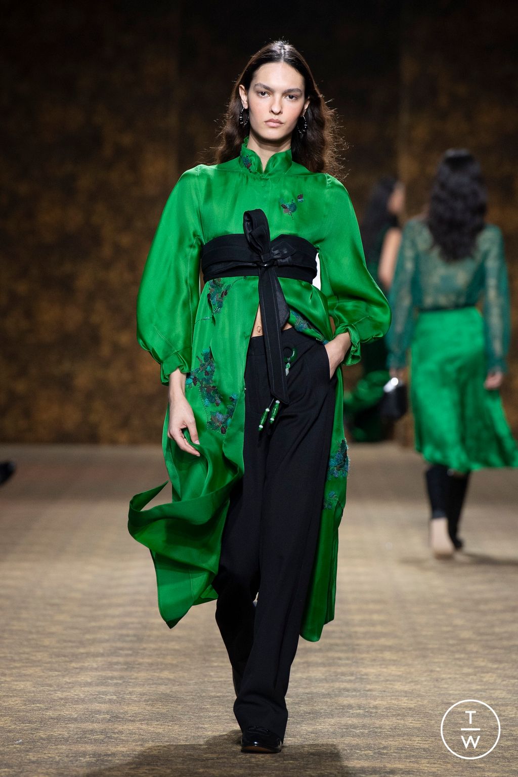 Fashion Week Paris Fall/Winter 2026 look 36 from the Shiatzy Chen collection 女装
