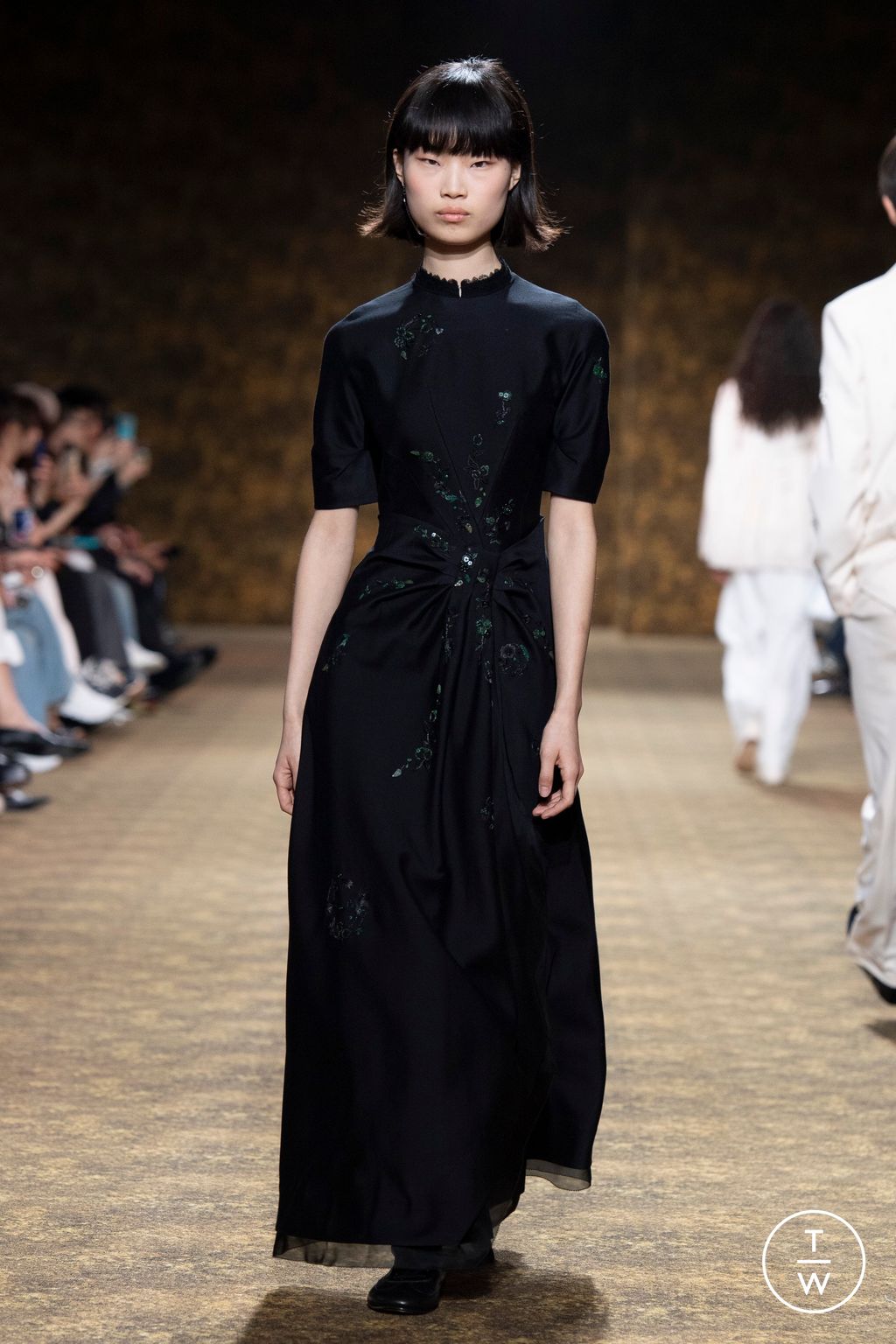 Fashion Week Paris Fall/Winter 2026 look 40 from the Shiatzy Chen collection womenswear