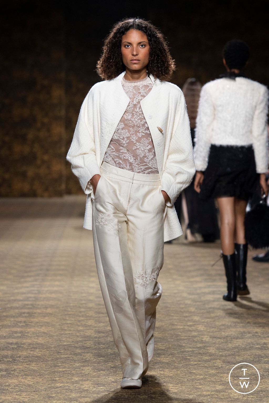 Fashion Week Paris Fall/Winter 2026 look 47 from the Shiatzy Chen collection womenswear