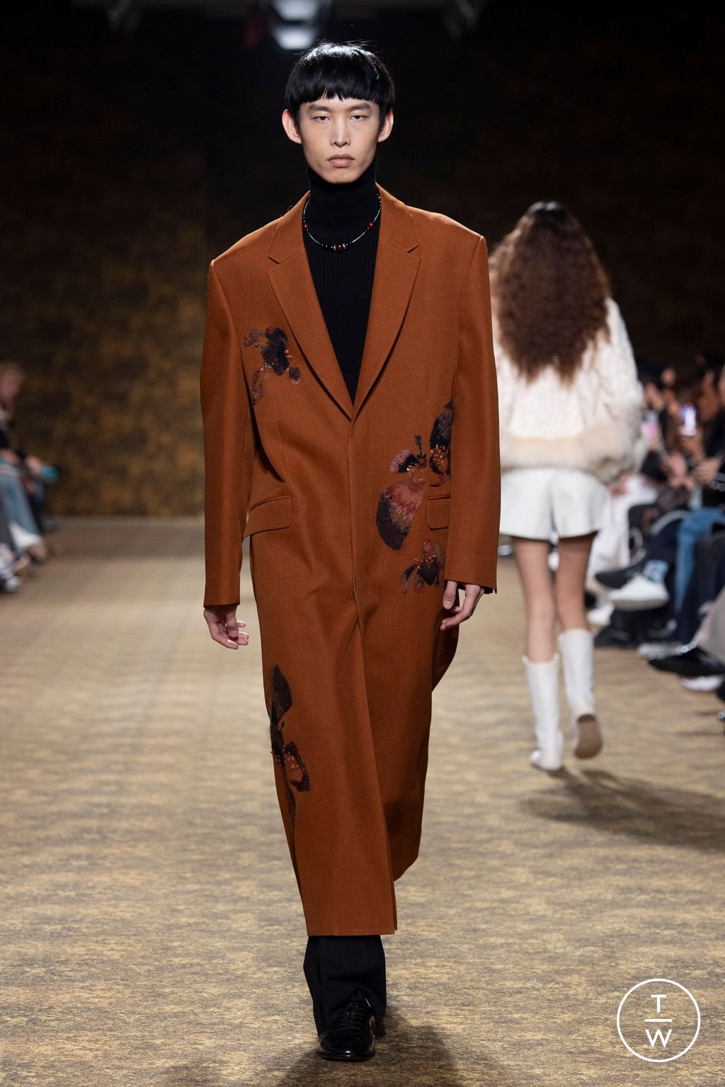Fashion Week Paris Fall/Winter 2026 look 49 from the Shiatzy Chen collection womenswear
