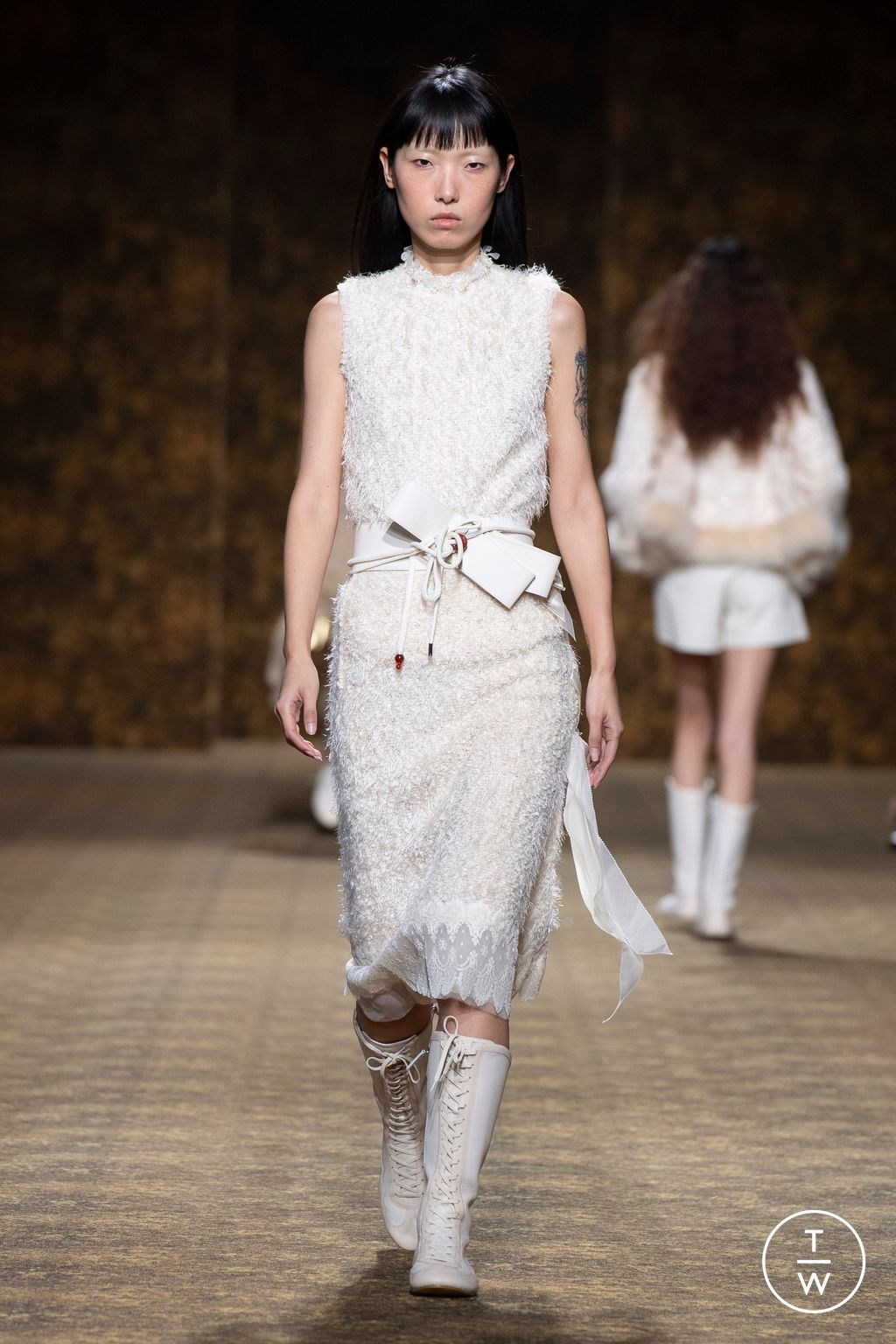 Fashion Week Paris Fall/Winter 2026 look 50 from the Shiatzy Chen collection womenswear