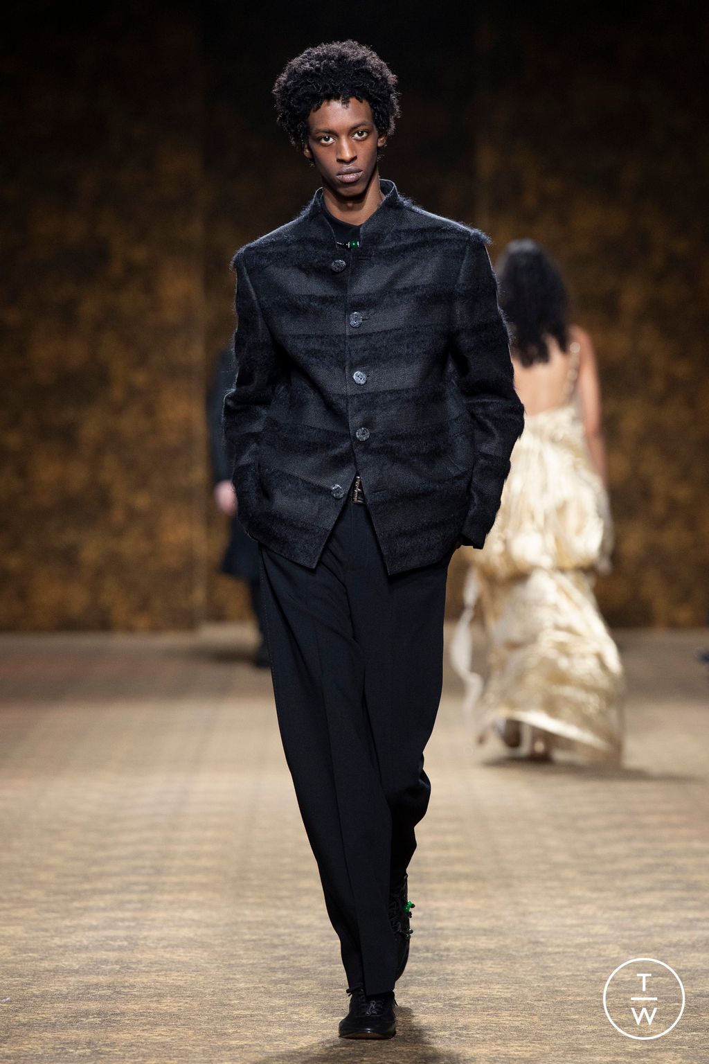 Fashion Week Paris Fall/Winter 2026 look 53 from the Shiatzy Chen collection 女装
