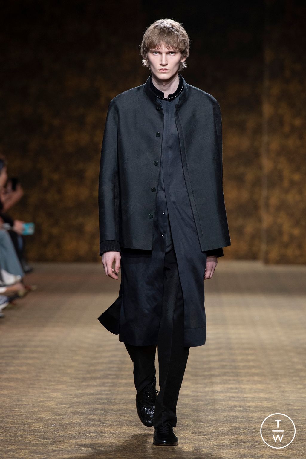 Fashion Week Paris Fall/Winter 2026 look 54 from the Shiatzy Chen collection womenswear