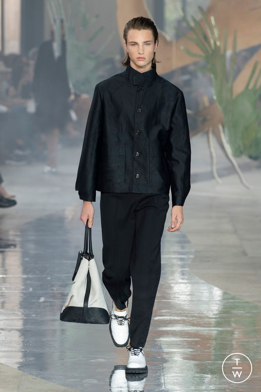 Fashion Week Paris Spring/Summer 2024 look 11 from the Shiatzy Chen collection womenswear