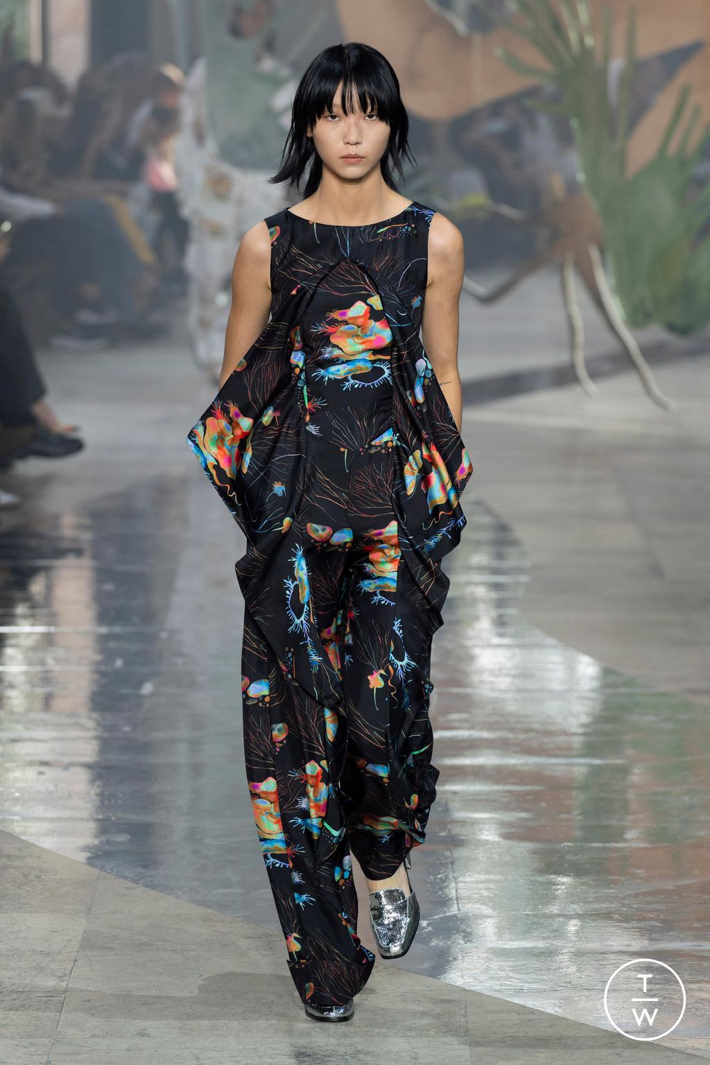 Fashion Week Paris Spring/Summer 2024 look 15 de la collection Shiatzy Chen womenswear