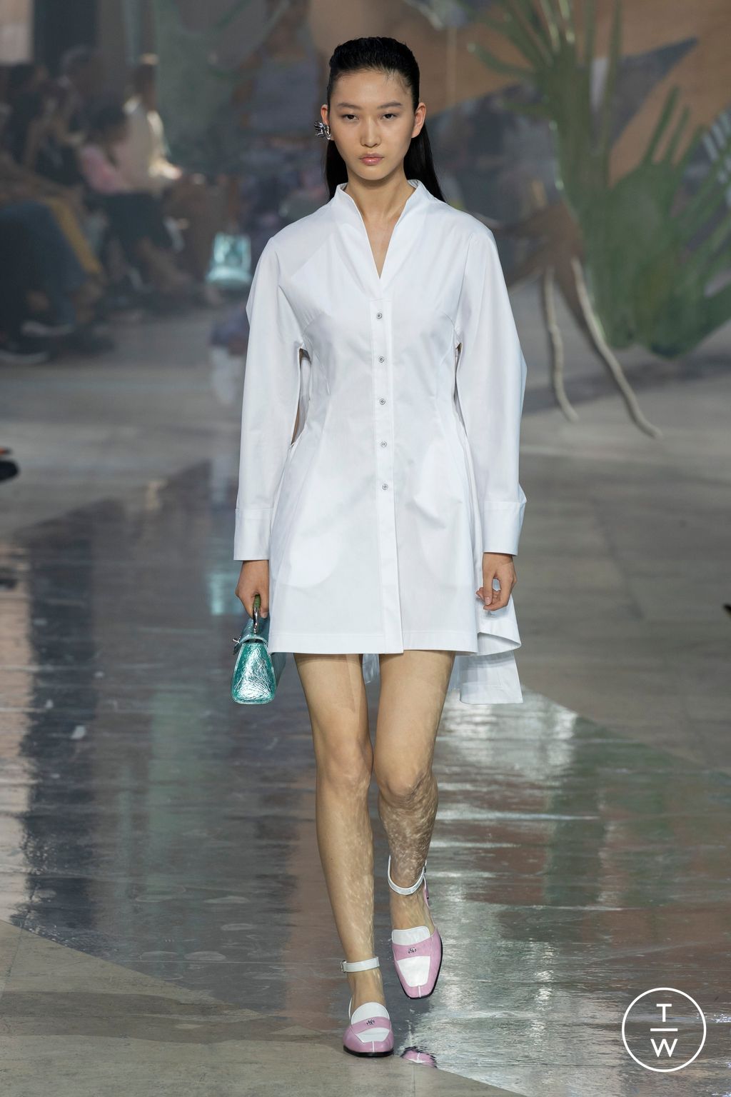 Fashion Week Paris Spring/Summer 2024 look 20 from the Shiatzy Chen collection womenswear