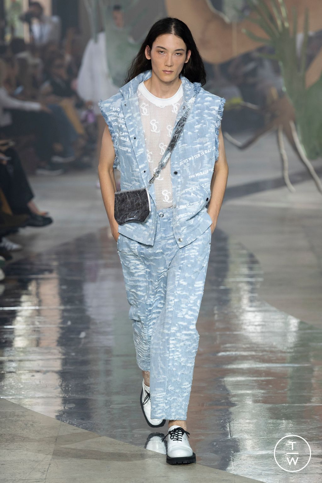 Fashion Week Paris Spring/Summer 2024 look 24 from the Shiatzy Chen collection womenswear
