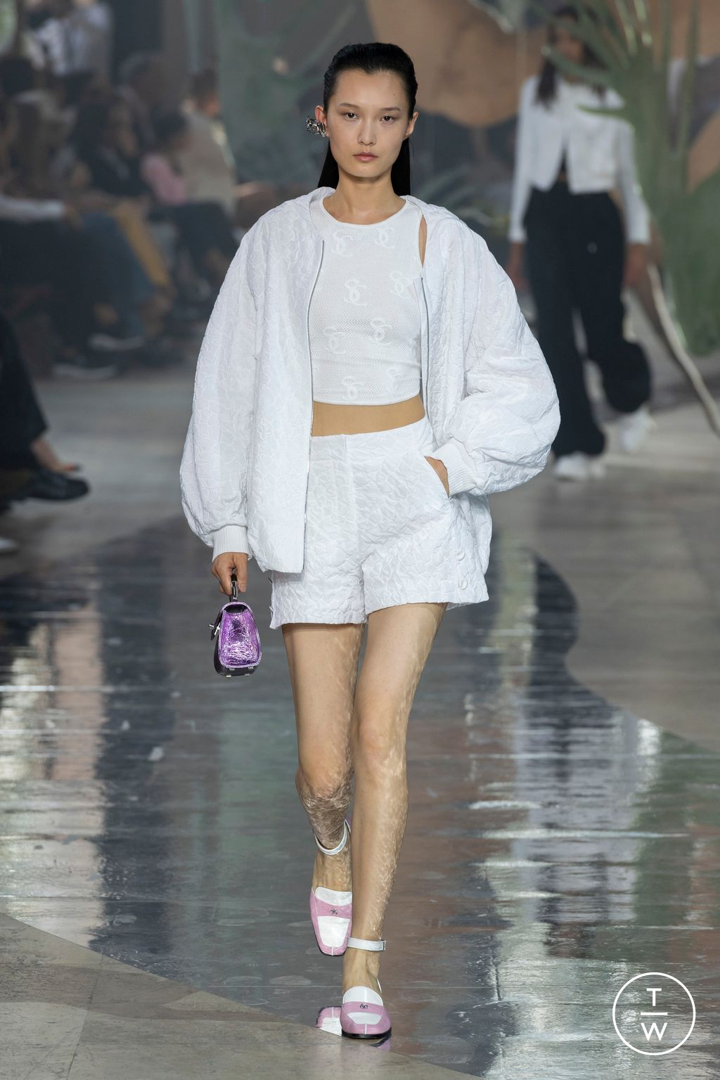 Fashion Week Paris Spring/Summer 2024 look 25 from the Shiatzy Chen collection womenswear