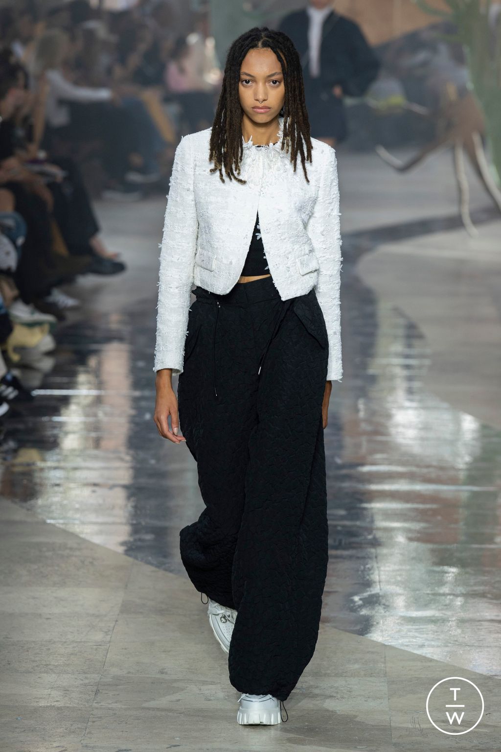 Fashion Week Paris Spring/Summer 2024 look 26 from the Shiatzy Chen collection 女装
