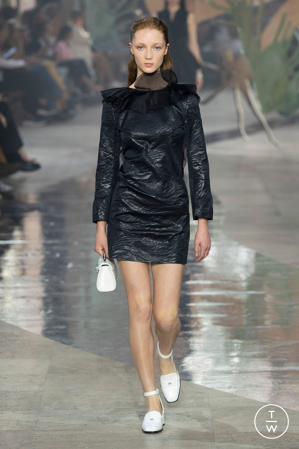 Fashion Week Paris Spring/Summer 2024 look 34 from the Shiatzy Chen collection womenswear