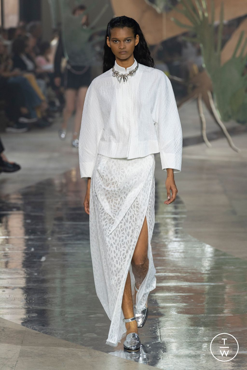 Fashion Week Paris Spring/Summer 2024 look 41 from the Shiatzy Chen collection womenswear