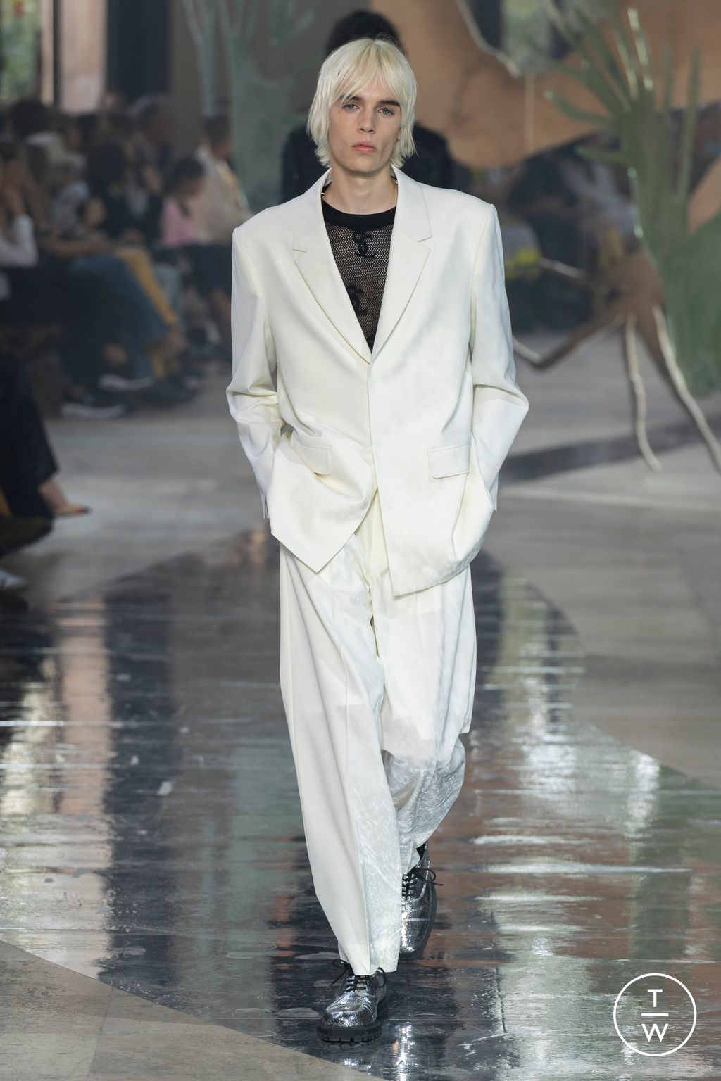 Fashion Week Paris Spring/Summer 2024 look 44 from the Shiatzy Chen collection womenswear