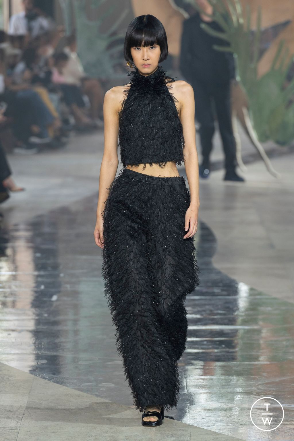 Fashion Week Paris Spring/Summer 2024 look 48 from the Shiatzy Chen collection 女装
