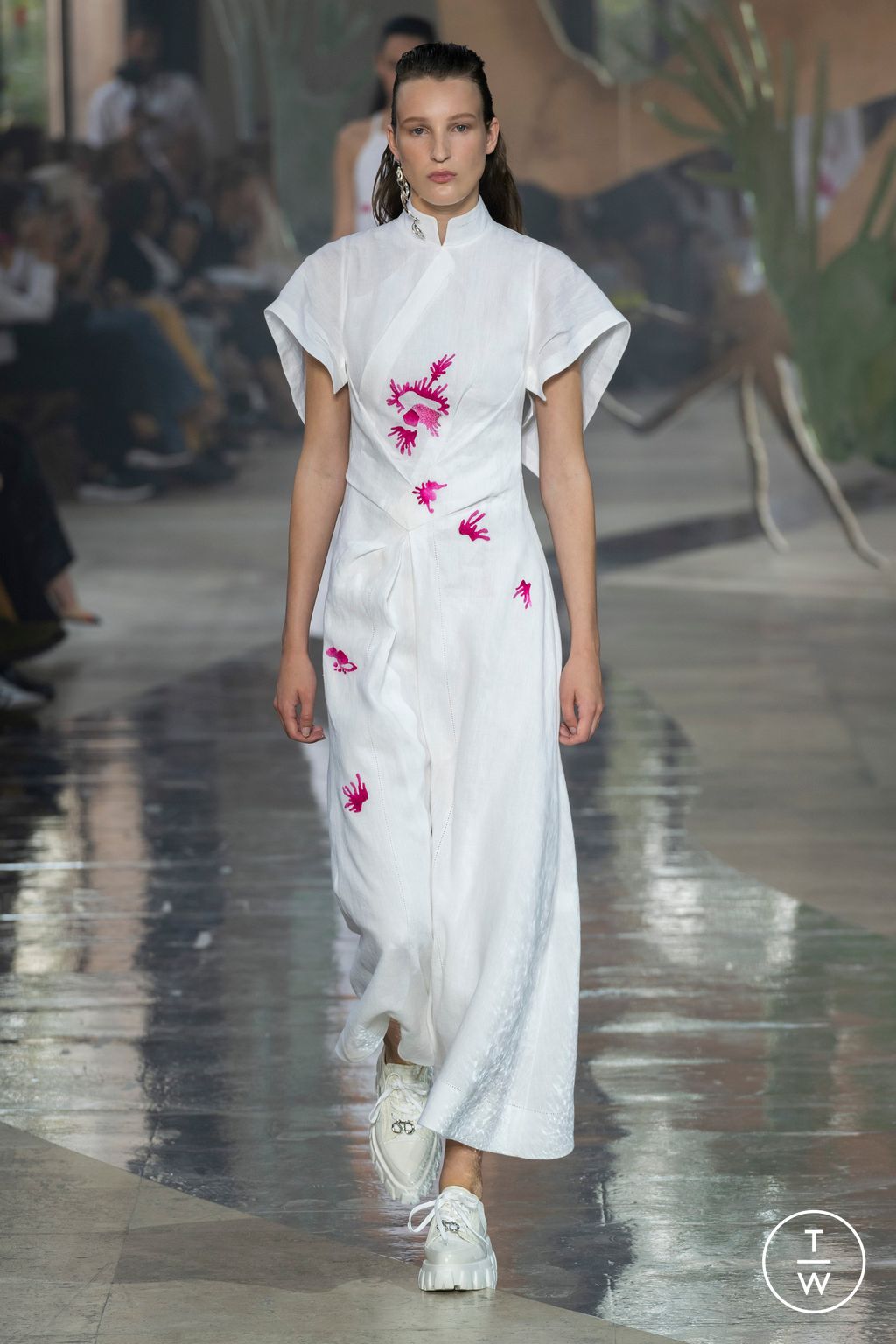 Fashion Week Paris Spring/Summer 2024 look 54 from the Shiatzy Chen collection womenswear