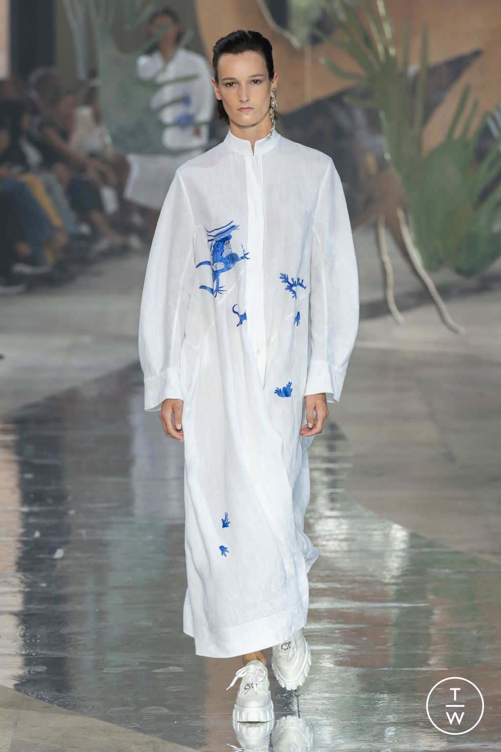 Fashion Week Paris Spring/Summer 2024 look 60 from the Shiatzy Chen collection womenswear