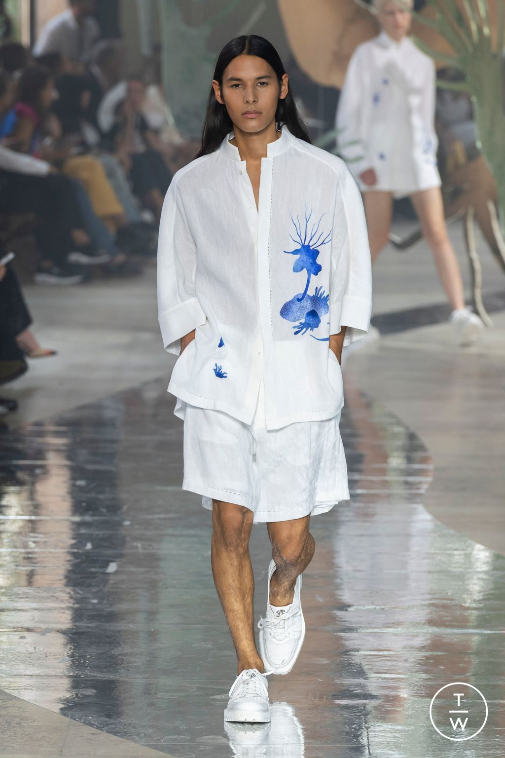 Fashion Week Paris Spring/Summer 2024 look 61 from the Shiatzy Chen collection 女装