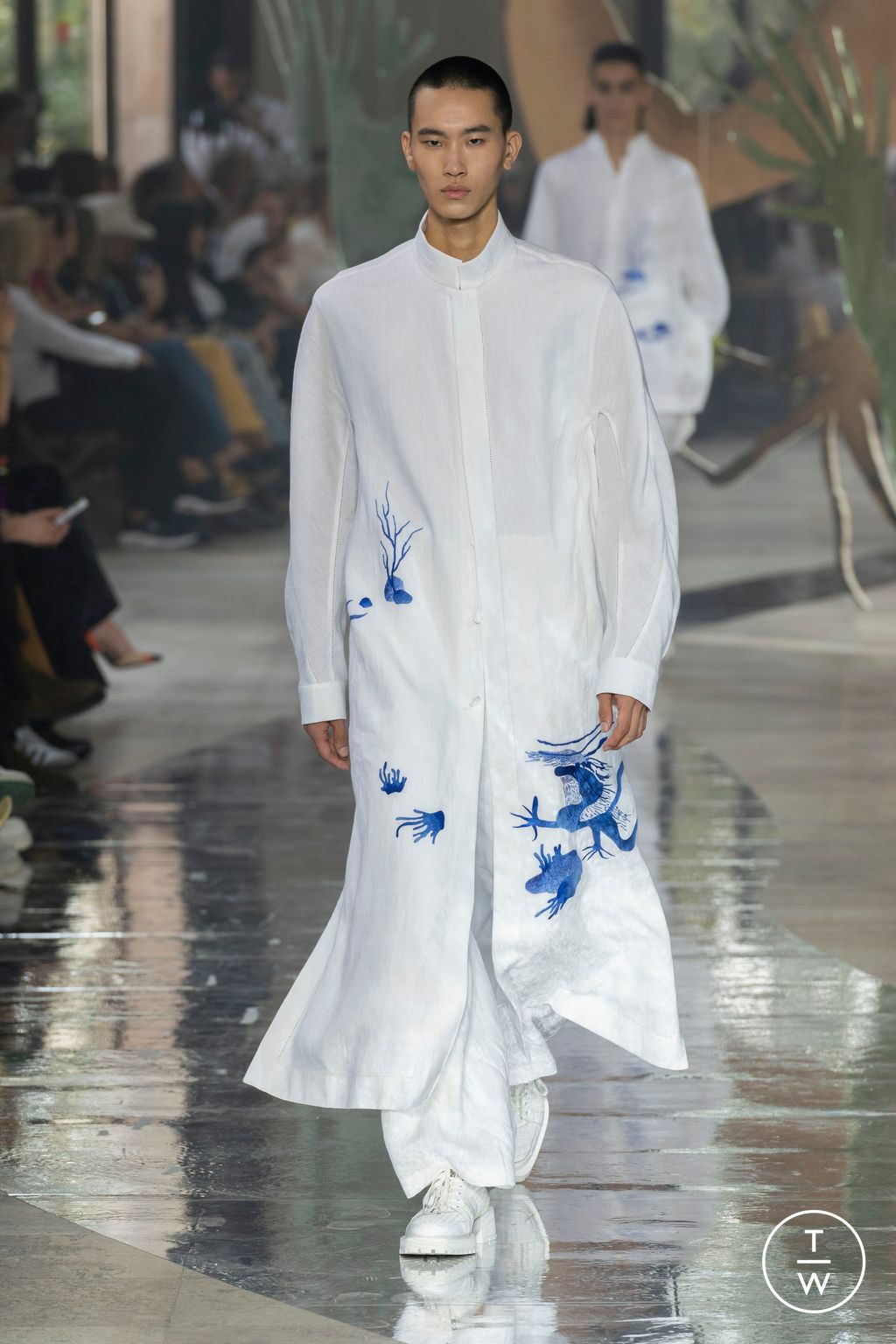 Fashion Week Paris Spring/Summer 2024 look 65 from the Shiatzy Chen collection womenswear
