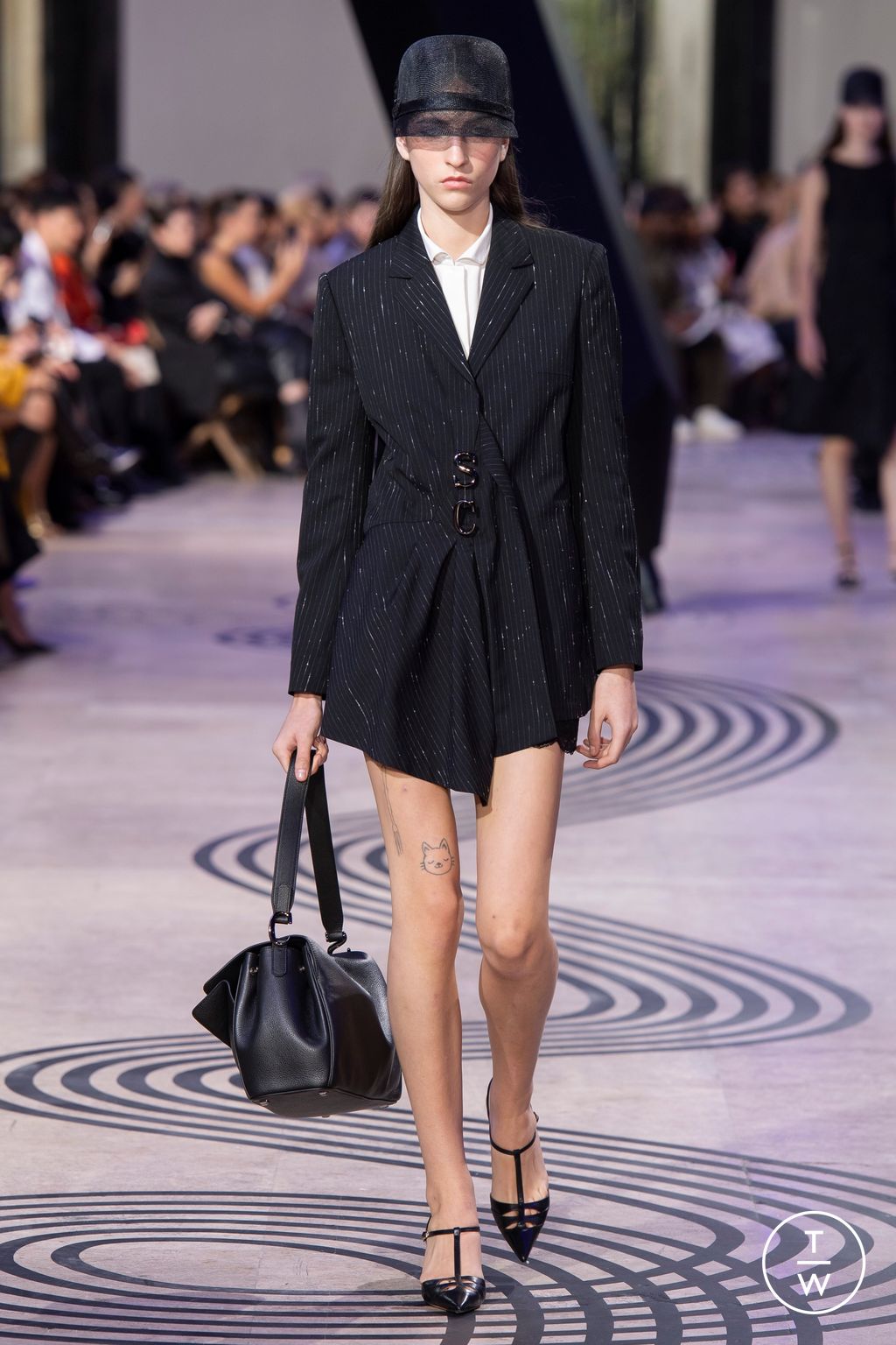 Fashion Week Paris Spring/Summer 2025 look 2 from the Shiatzy Chen collection womenswear