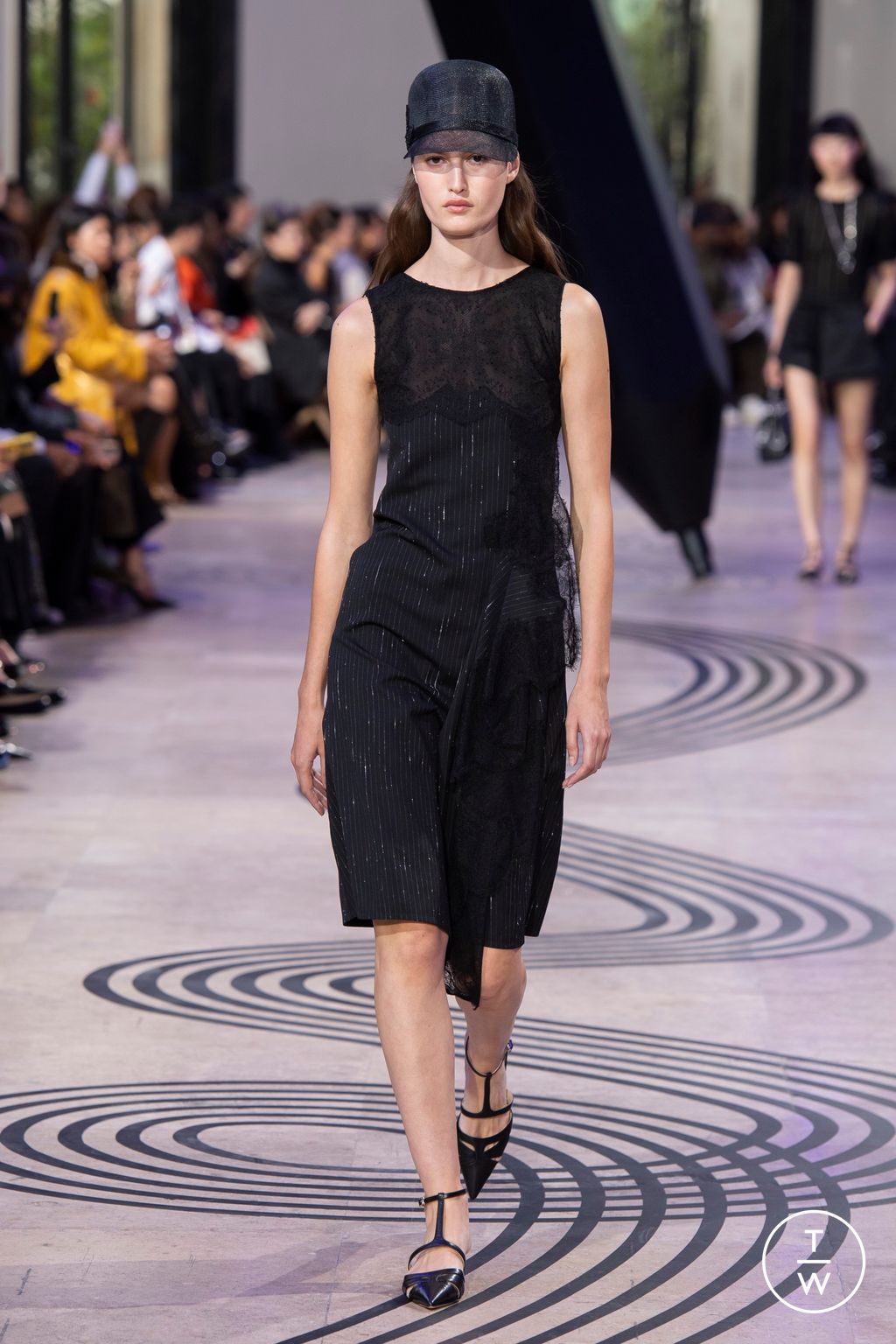 Fashion Week Paris Spring/Summer 2025 look 3 from the Shiatzy Chen collection womenswear