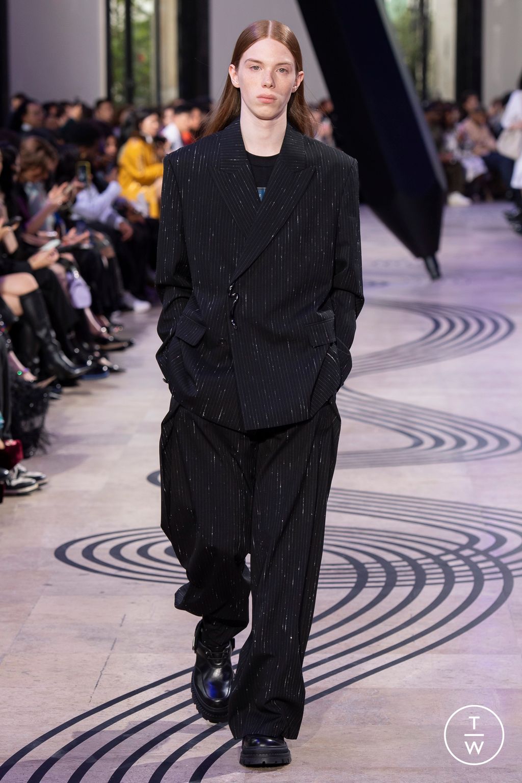 Fashion Week Paris Spring/Summer 2025 look 8 from the Shiatzy Chen collection womenswear