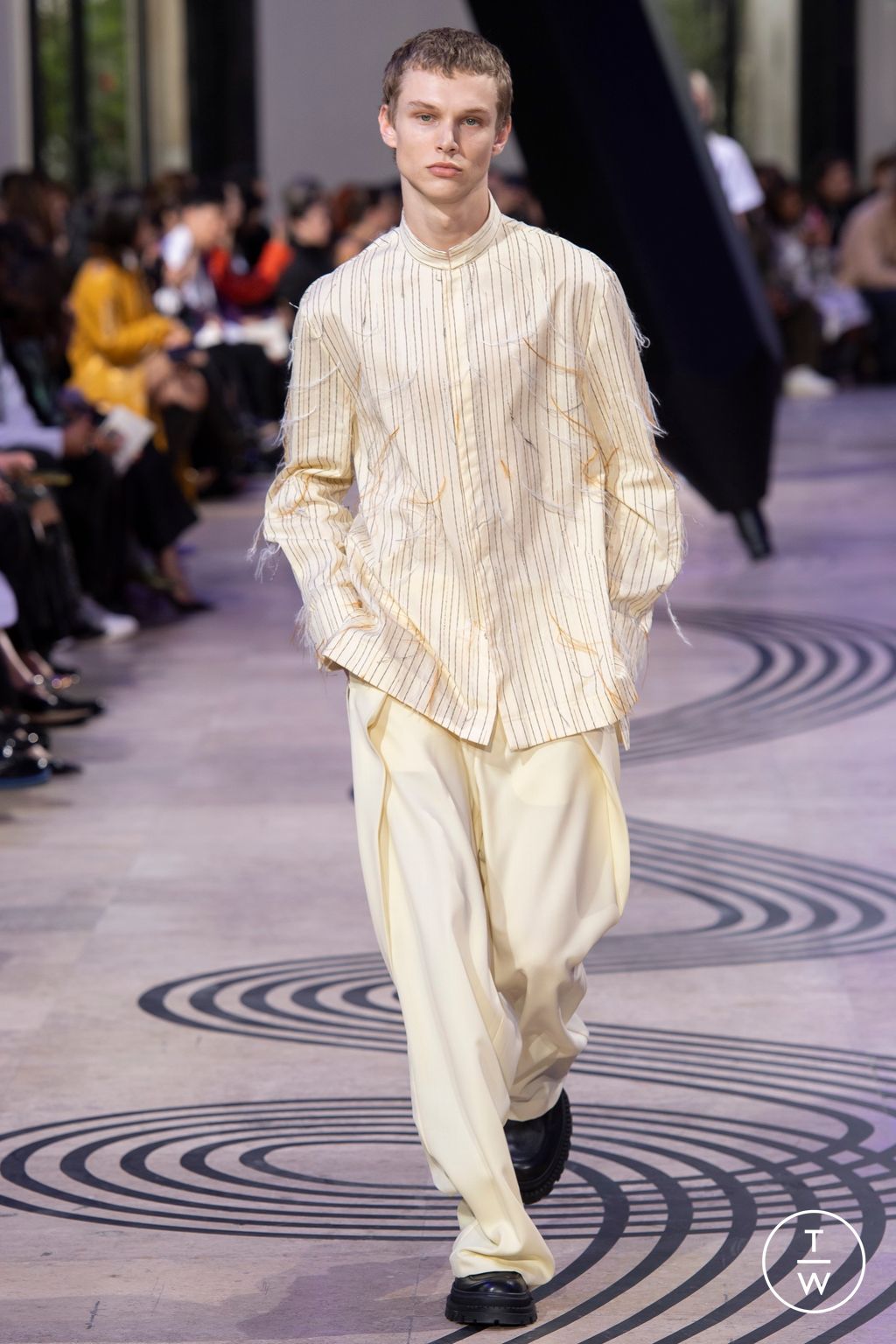 Fashion Week Paris Spring/Summer 2025 look 13 from the Shiatzy Chen collection womenswear