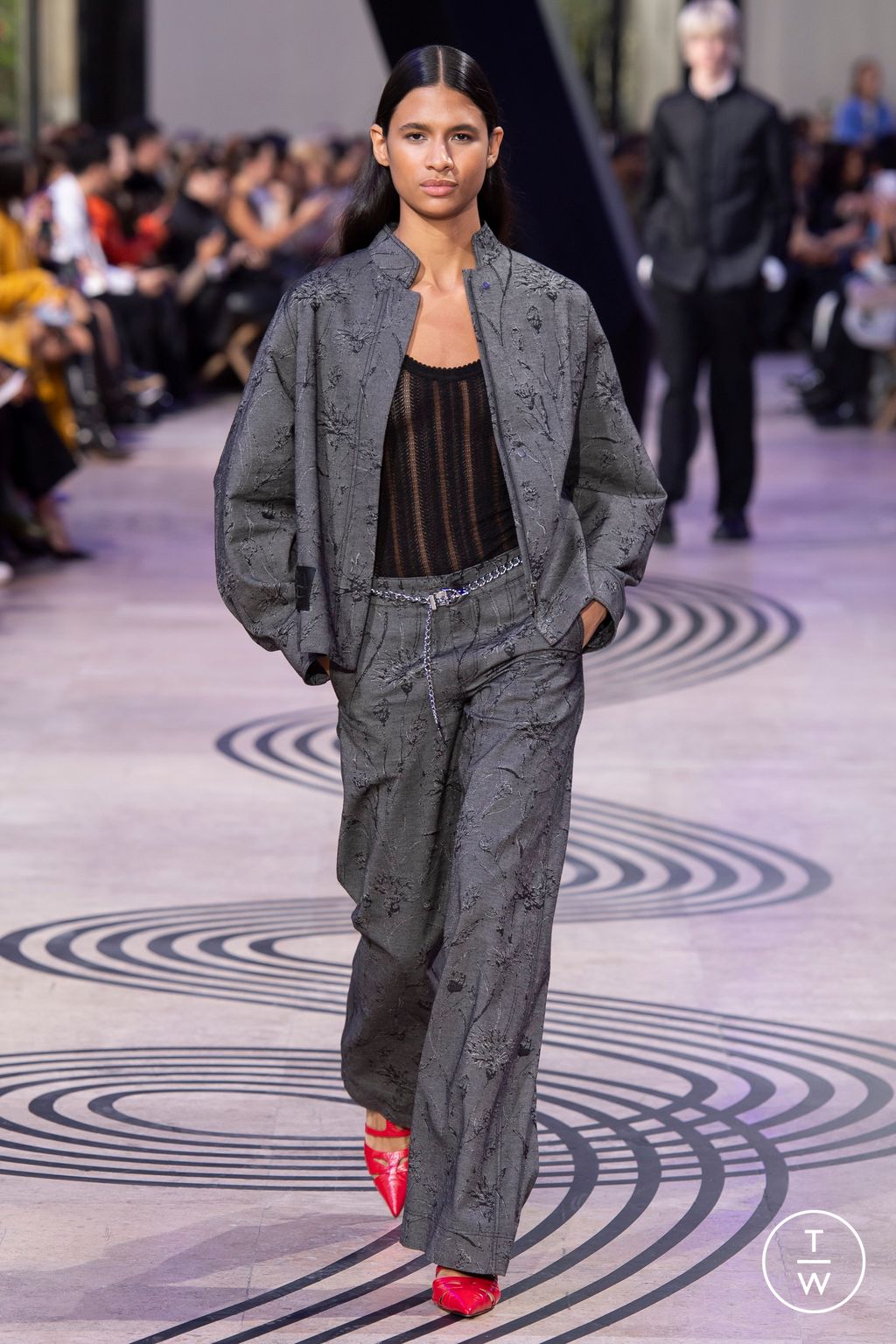 Fashion Week Paris Spring/Summer 2025 look 22 from the Shiatzy Chen collection womenswear