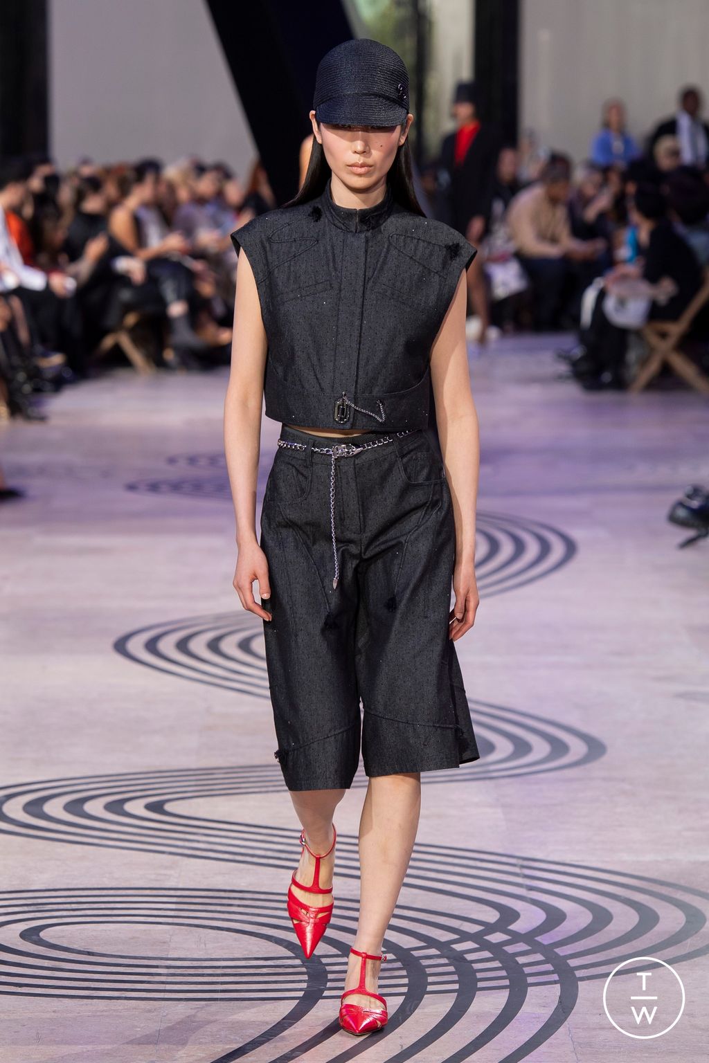 Fashion Week Paris Spring/Summer 2025 look 26 from the Shiatzy Chen collection womenswear