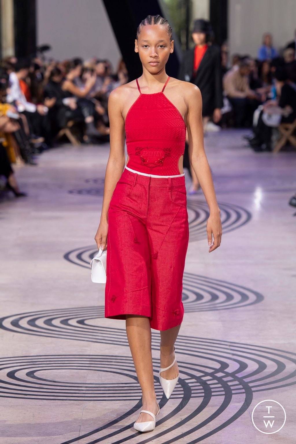 Fashion Week Paris Spring/Summer 2025 look 27 de la collection Shiatzy Chen womenswear