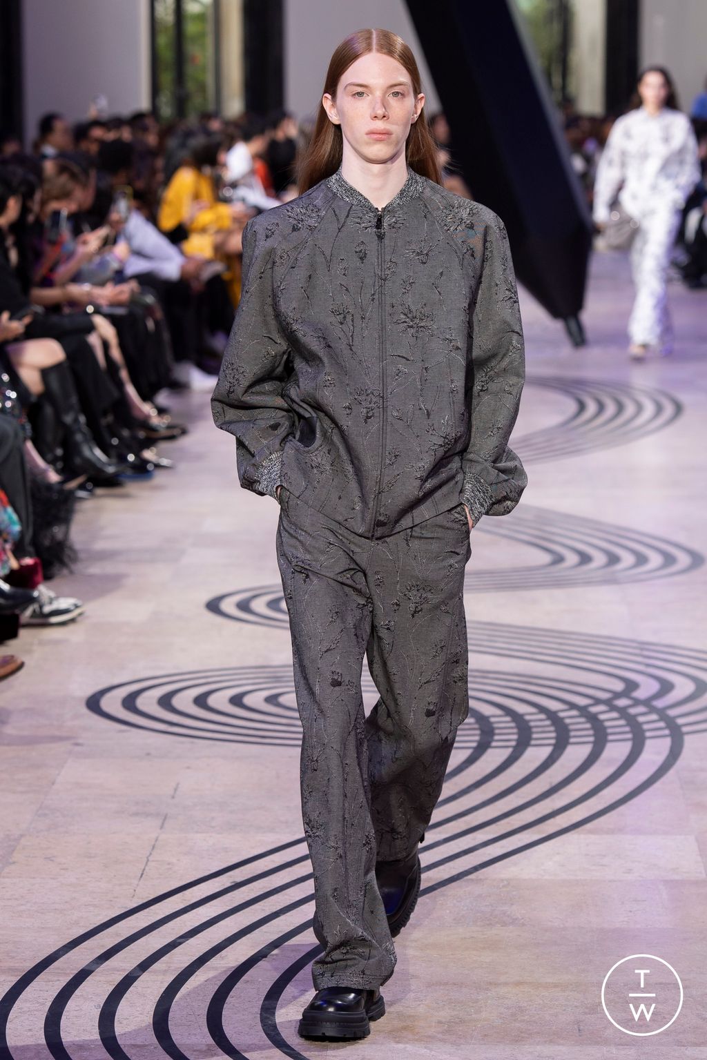 Fashion Week Paris Spring/Summer 2025 look 31 from the Shiatzy Chen collection womenswear