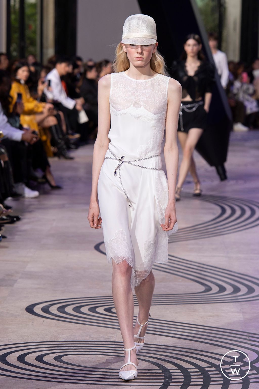 Fashion Week Paris Spring/Summer 2025 look 43 from the Shiatzy Chen collection womenswear