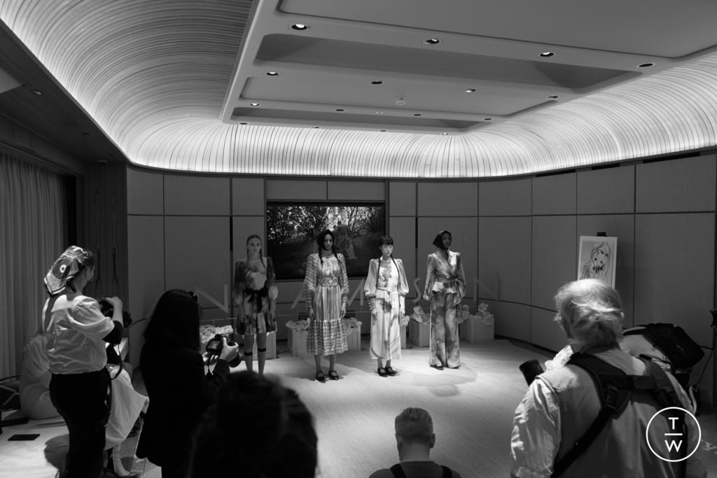 Fashion Week London Spring/Summer 2022 look 16 from the Anna Mason collection womenswear