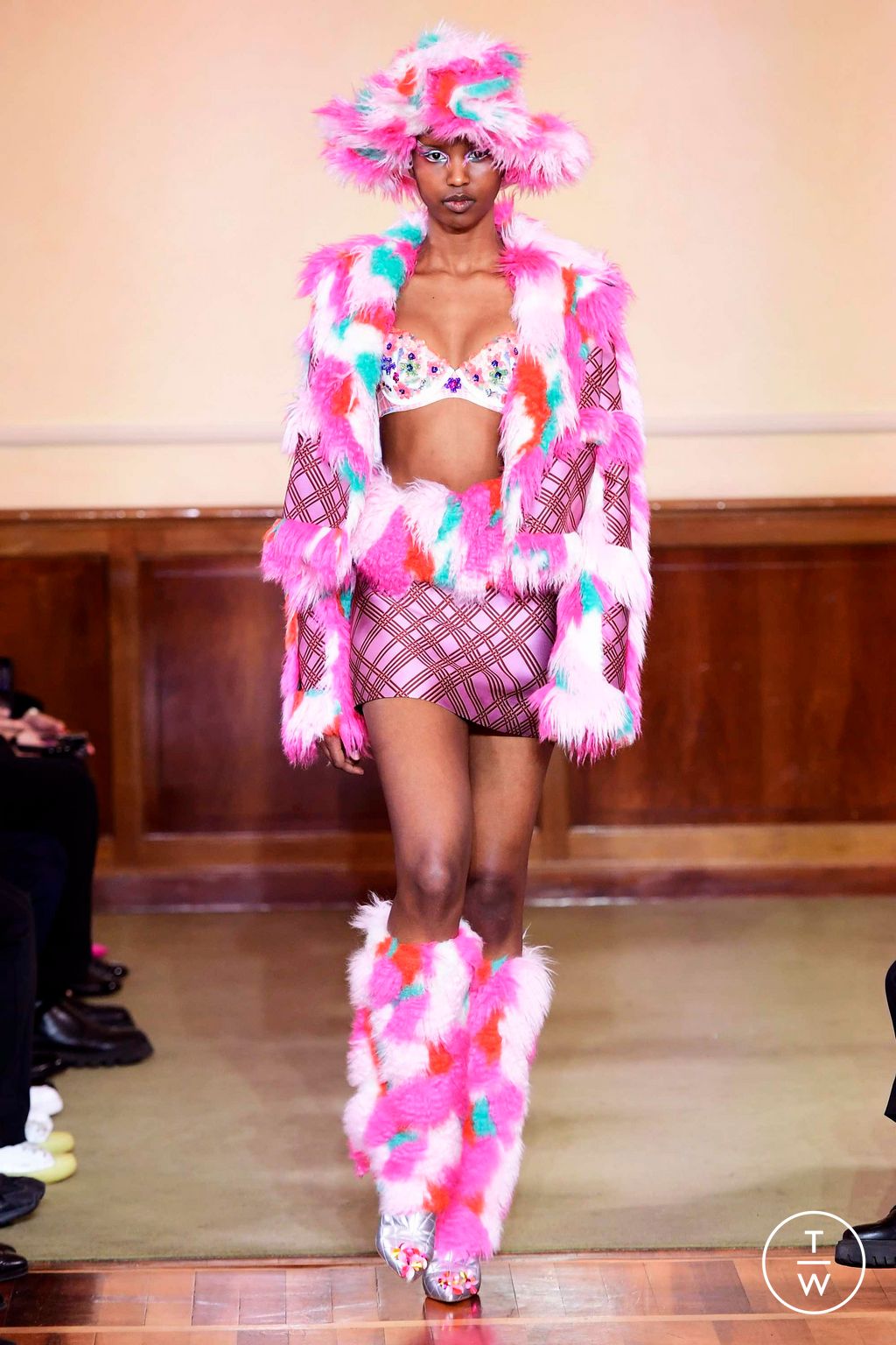 Fashion Week Milan Fall/Winter 2023 look 1 de la collection Shuting Qiu womenswear