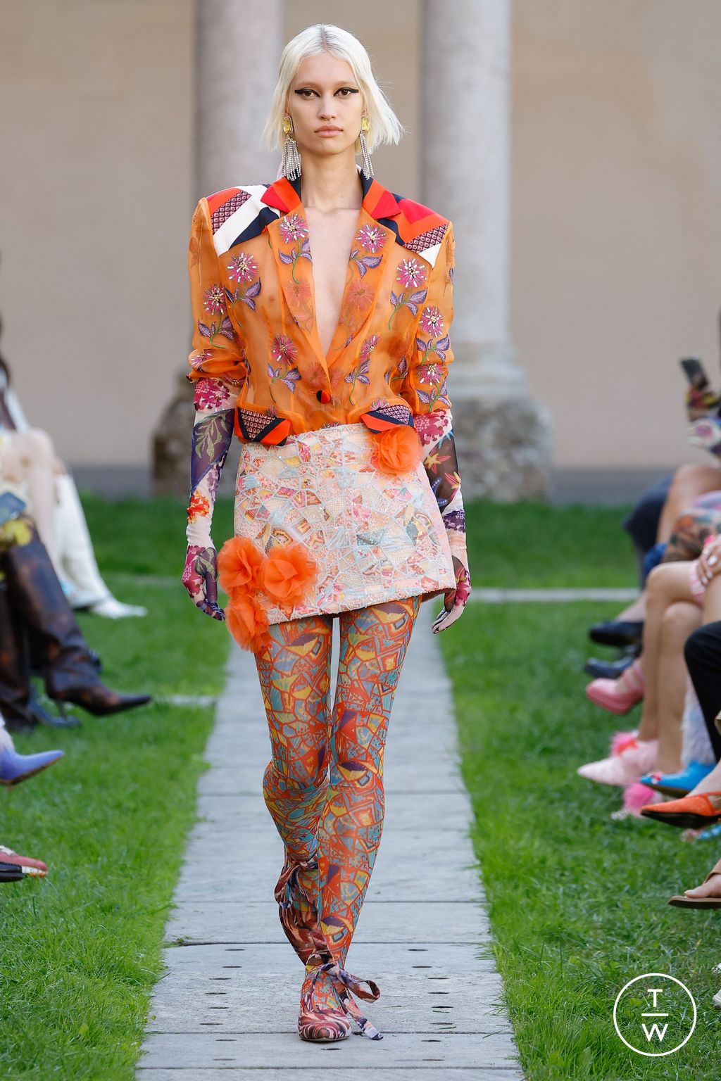 Fashion Week Milan Spring/Summer 2024 look 9 from the Shuting Qiu collection 女装