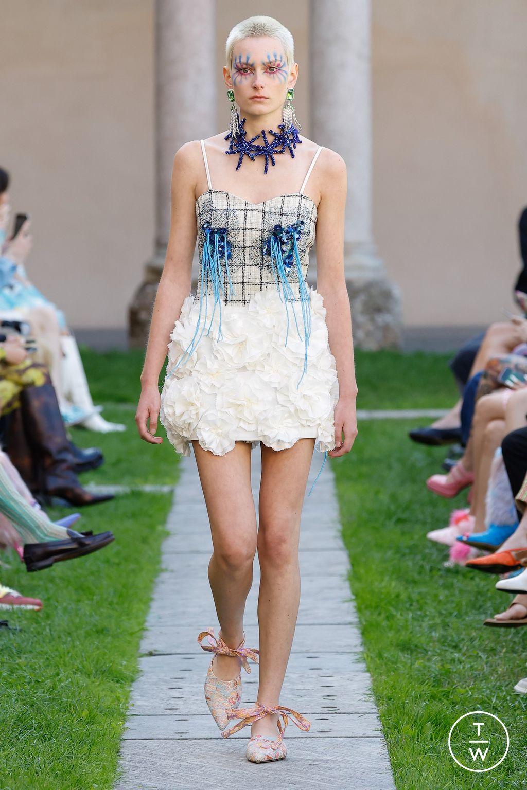 Fashion Week Milan Spring/Summer 2024 look 18 from the Shuting Qiu collection 女装