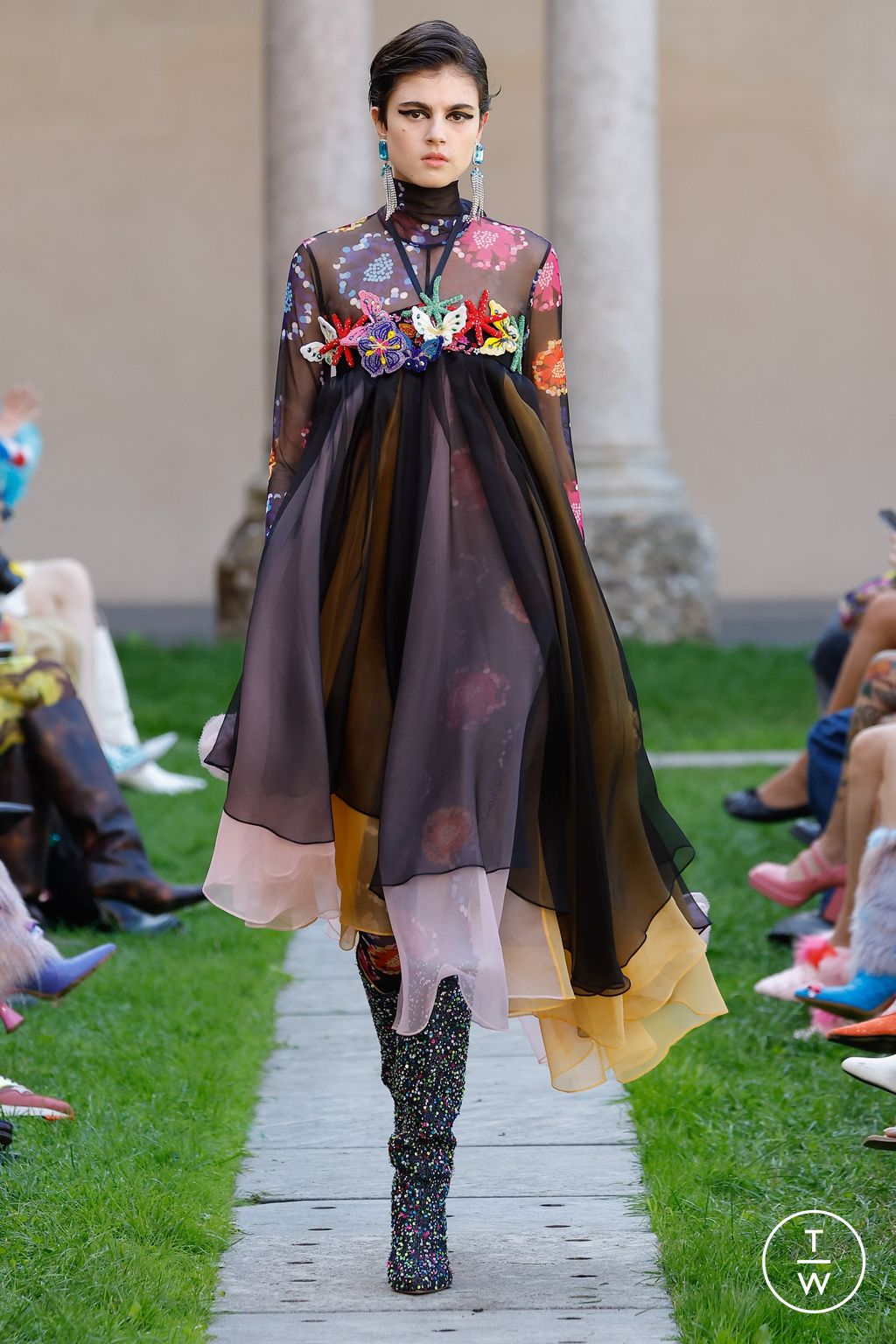 Fashion Week Milan Spring/Summer 2024 look 26 from the Shuting Qiu collection 女装
