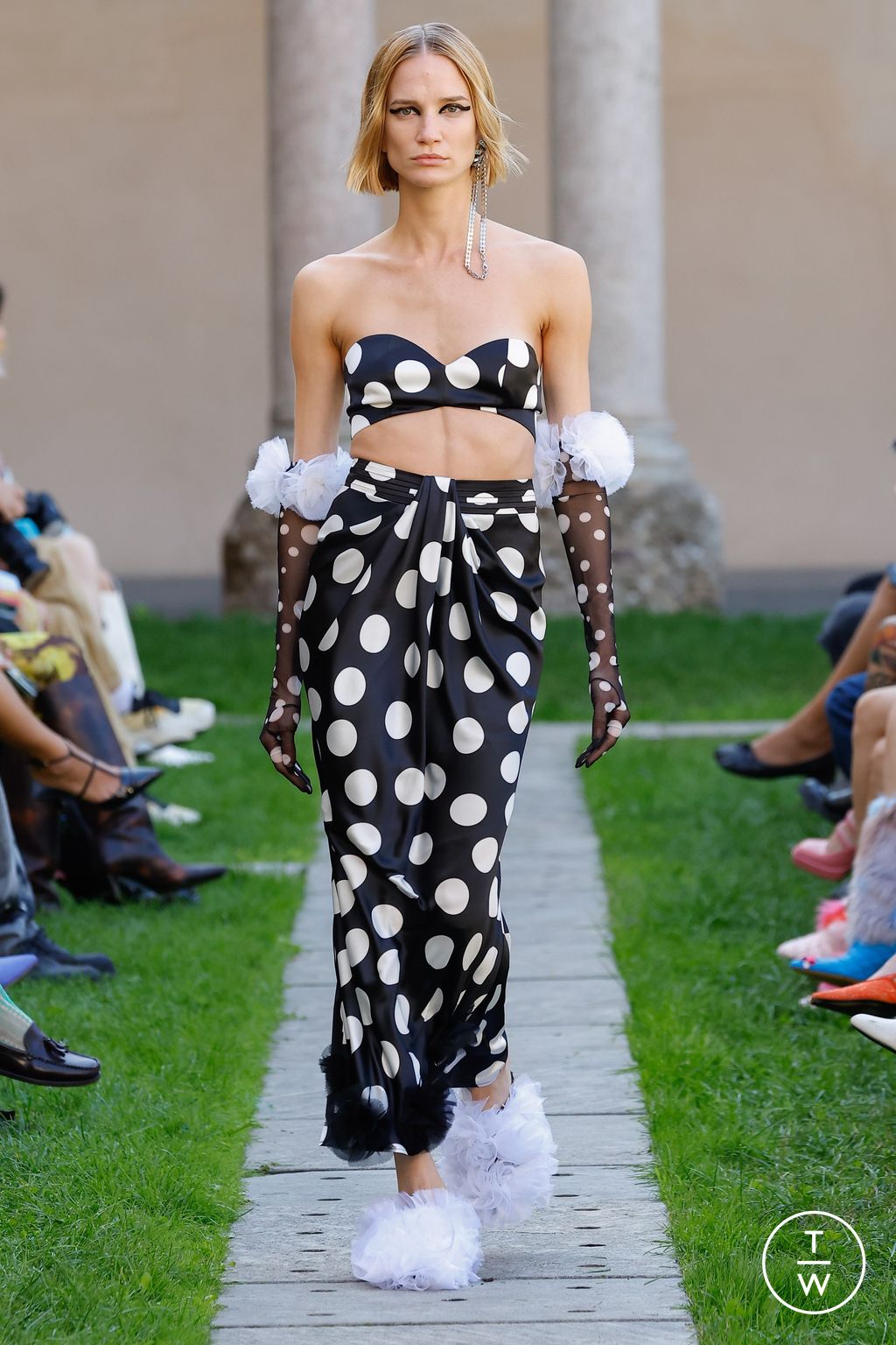 Fashion Week Milan Spring/Summer 2024 look 33 from the Shuting Qiu collection womenswear