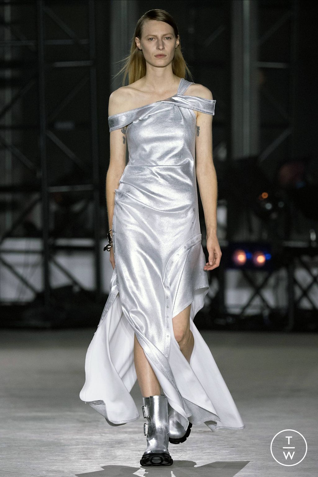 Fashion Week New York Fall/Winter 2023 look 5 de la collection Simkhai womenswear