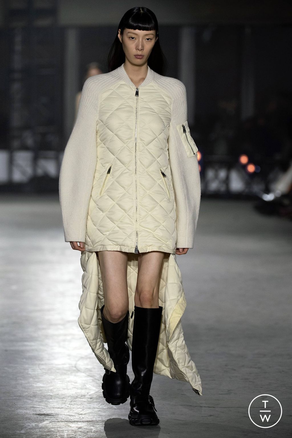 Fashion Week New York Fall/Winter 2023 look 18 de la collection Simkhai womenswear