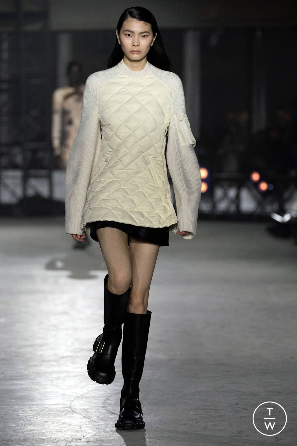 Fashion Week New York Fall/Winter 2023 look 20 de la collection Simkhai womenswear