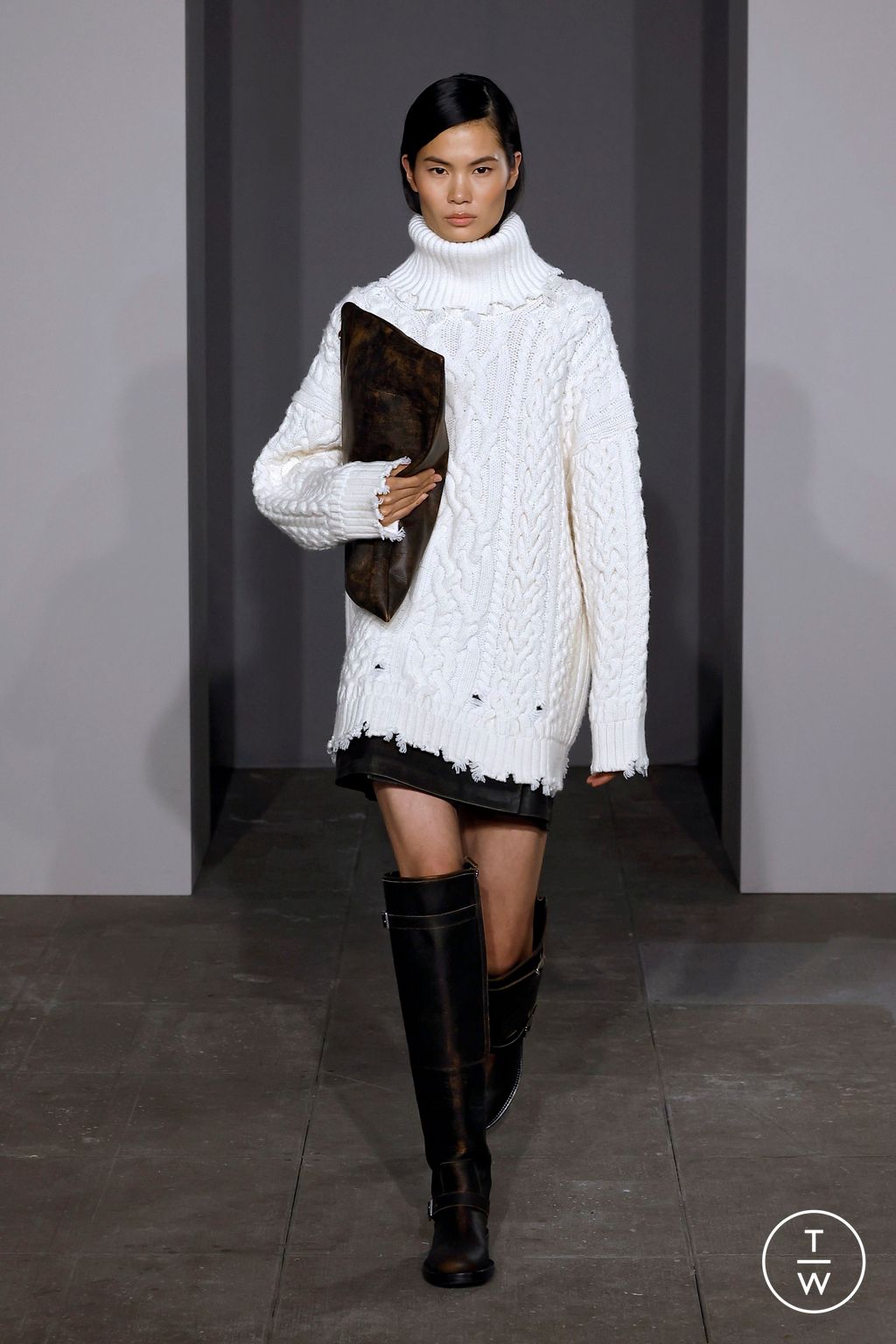 Fashion Week New York Fall/Winter 2025 look 6 from the Simkhai collection womenswear