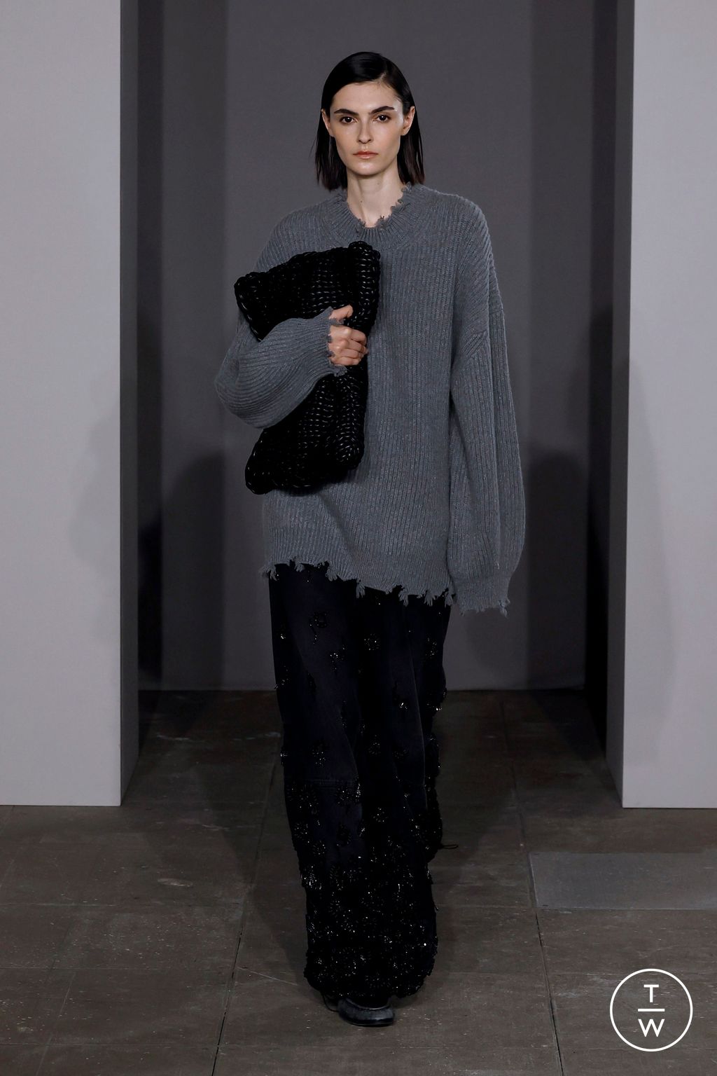Fashion Week New York Fall/Winter 2025 look 14 from the Simkhai collection womenswear