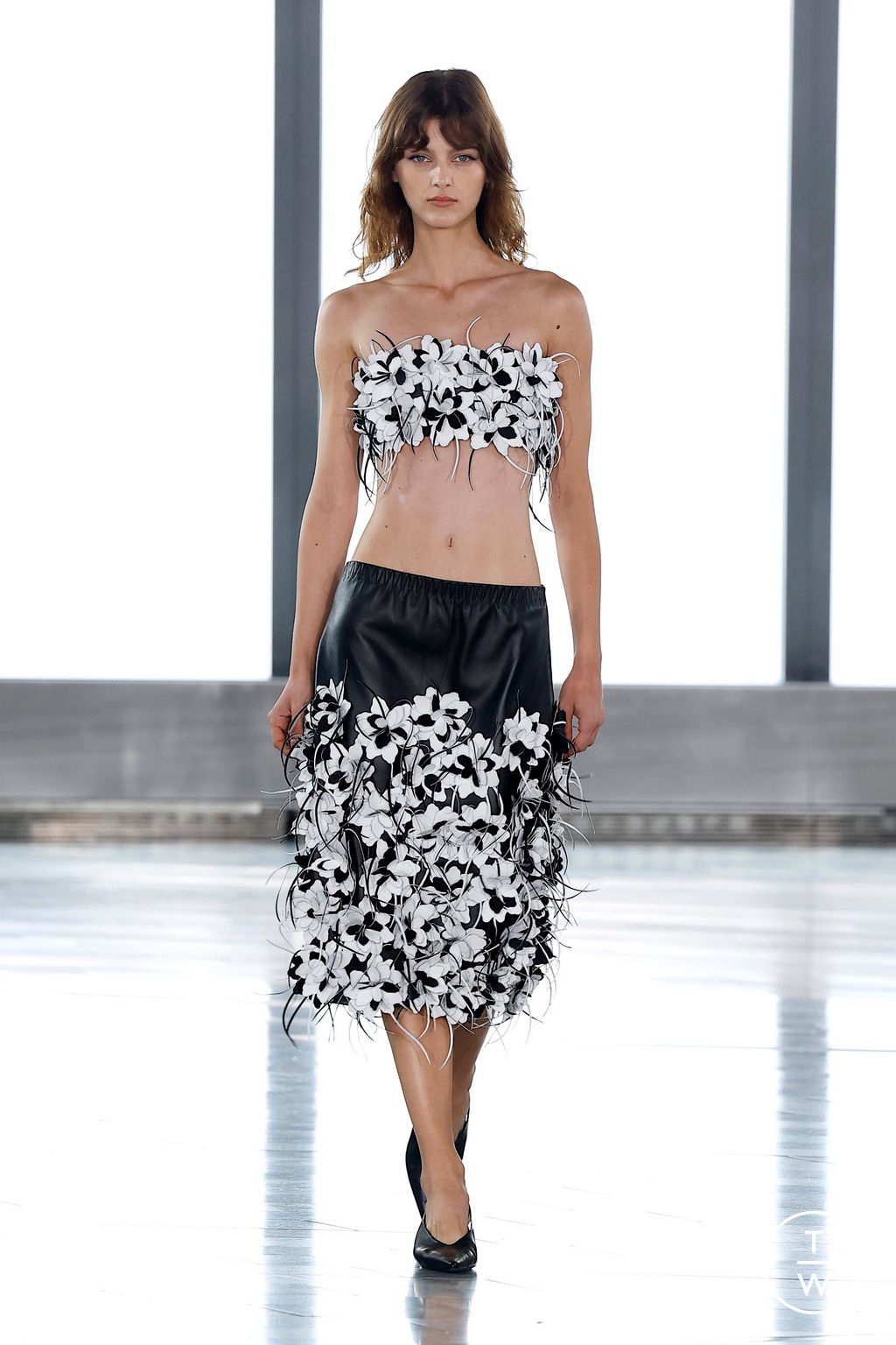 Fashion Week New York Spring/Summer 2025 look 9 from the Simkhai collection womenswear