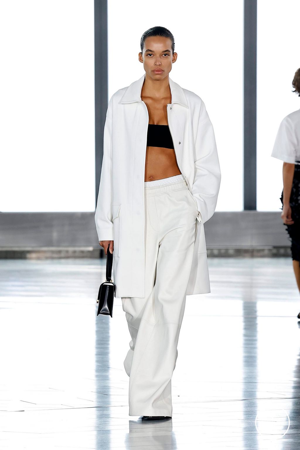 Fashion Week New York Spring/Summer 2025 look 17 from the Simkhai collection womenswear