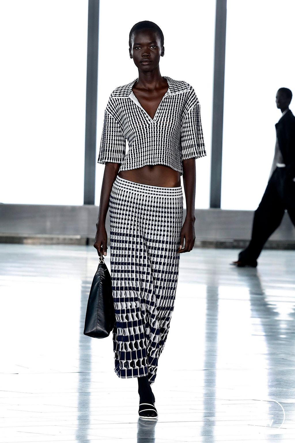 Fashion Week New York Spring/Summer 2025 look 20 from the Simkhai collection womenswear
