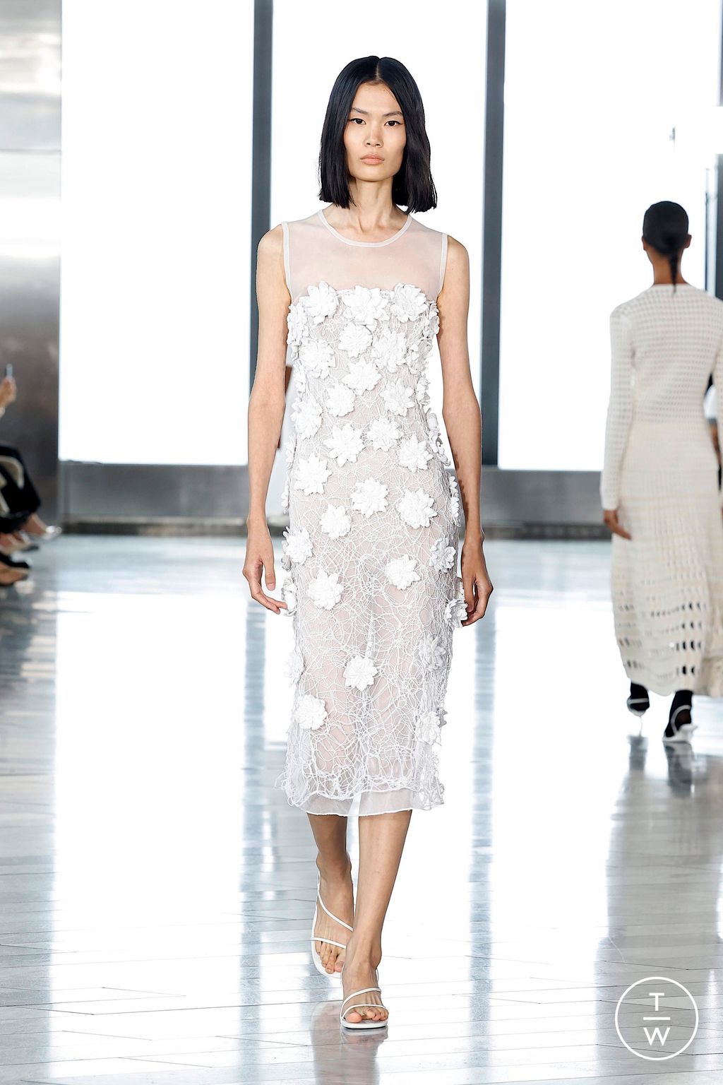 Fashion Week New York Spring/Summer 2025 look 24 from the Simkhai collection womenswear