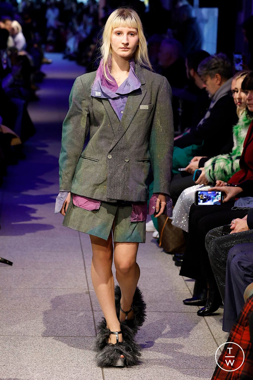 Fashion Week Milan Fall/Winter 2024 look 2 de la collection Simon Cracker menswear