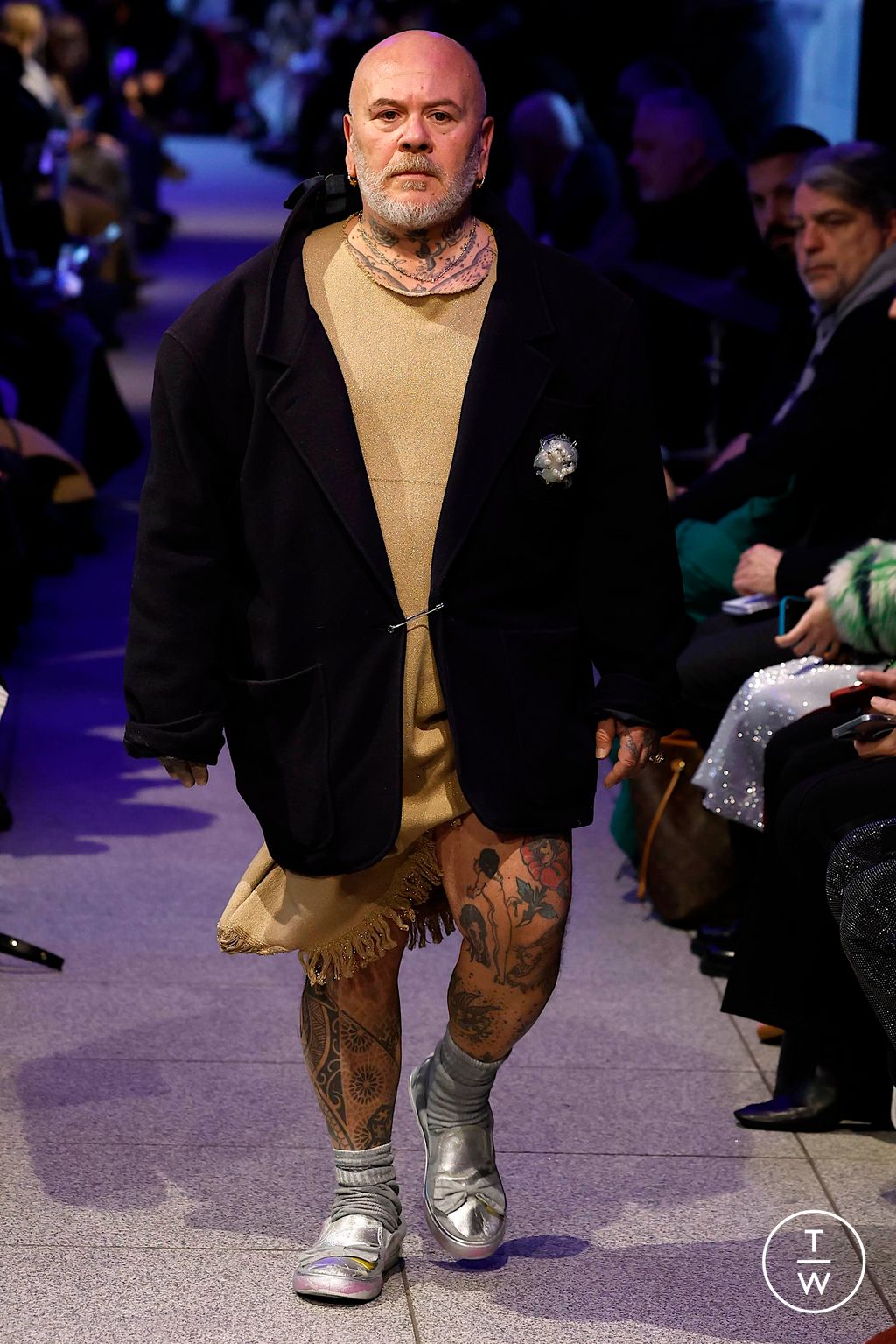 Fashion Week Milan Fall/Winter 2024 look 21 de la collection Simon Cracker menswear