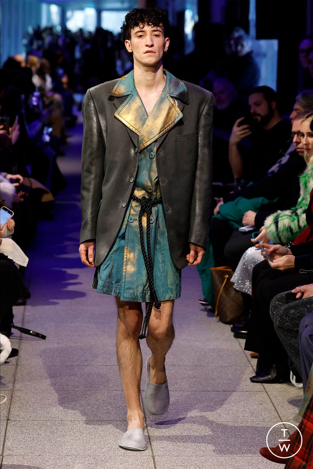 Fashion Week Milan Fall/Winter 2024 look 23 de la collection Simon Cracker menswear